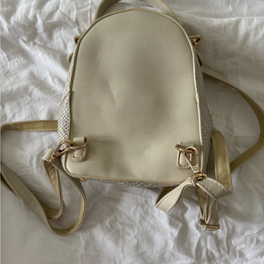 David Jones mini Backpack - Picture 2 of 3